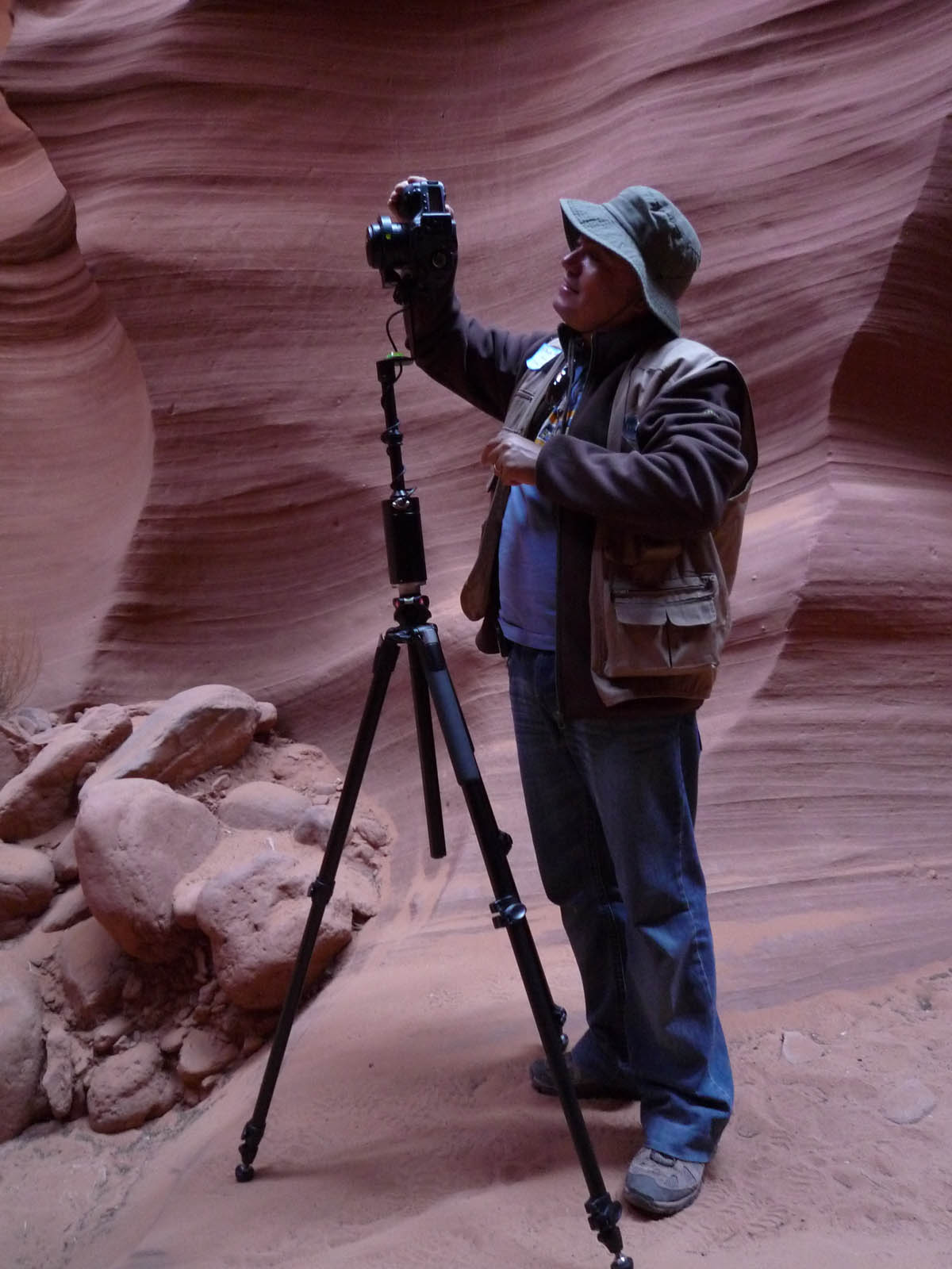 Carlos Chegado shooting 360 Panoramas inside Lower Antelope Canyon
